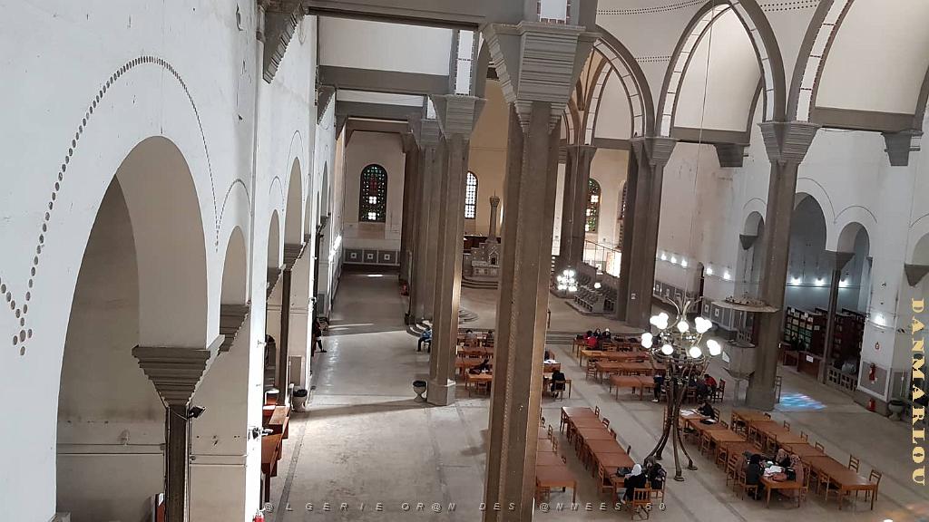 ORAN LA CATHEDRALE INTERIEUR 3 LA BIBLIOTHEQUE.jpg